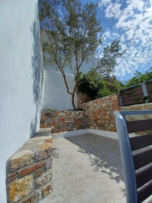 Petite Suite With Backyard. Mytilíni エクステリア 写真