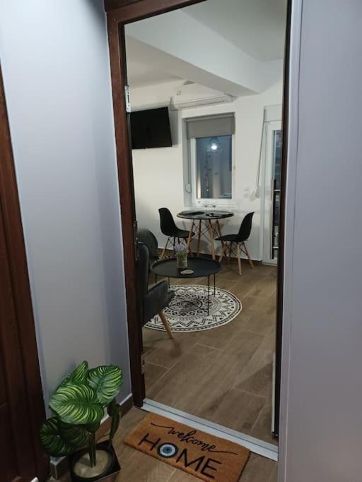 Petite Suite With Backyard. Mytilíni エクステリア 写真