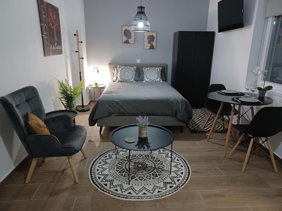 Petite Suite With Backyard. Mytilíni エクステリア 写真