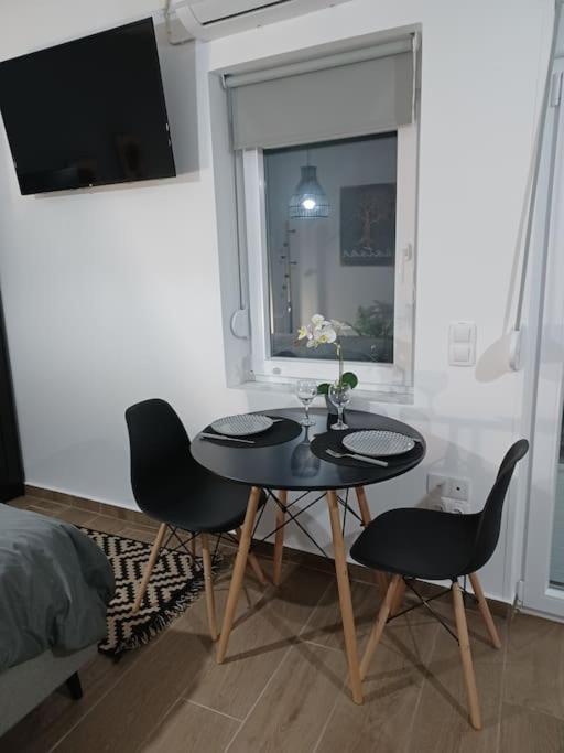 Petite Suite With Backyard. Mytilíni エクステリア 写真